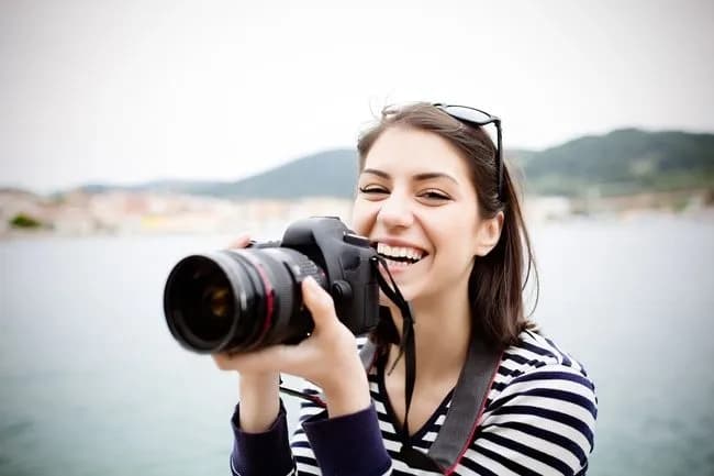 Jak wygląda praca fotografa? Odkryj różnorodność i wyzwania zawodu