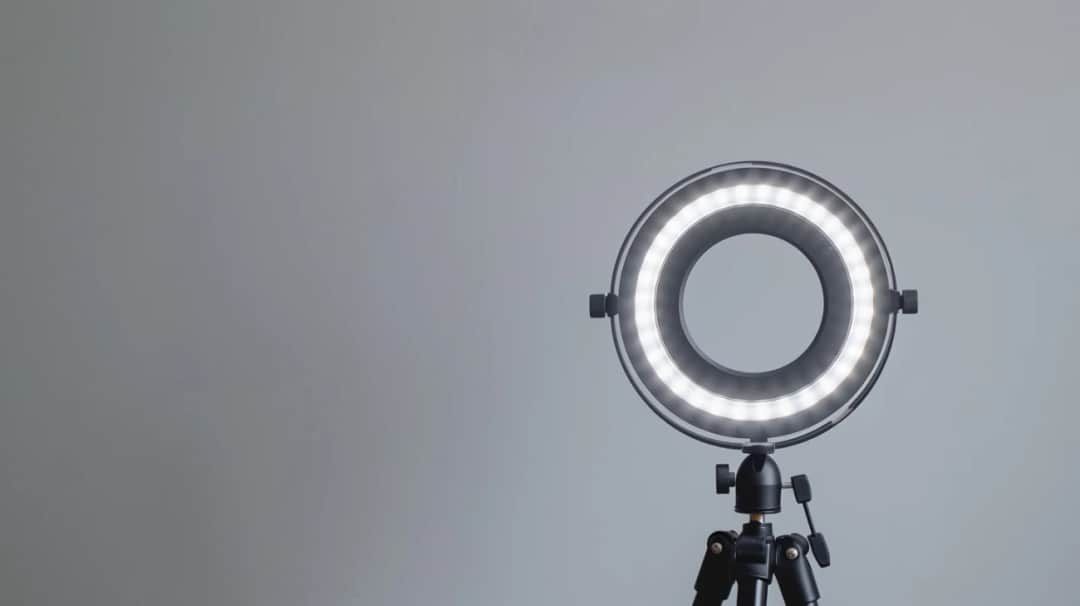 Lampy pierścieniowe LED: równe światło w makrofotografii