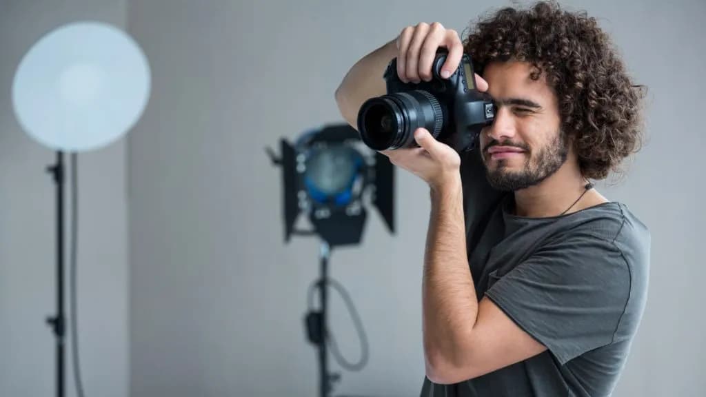Czy warto zostać fotografem? Odkryj zalety i wyzwania tej kariery
